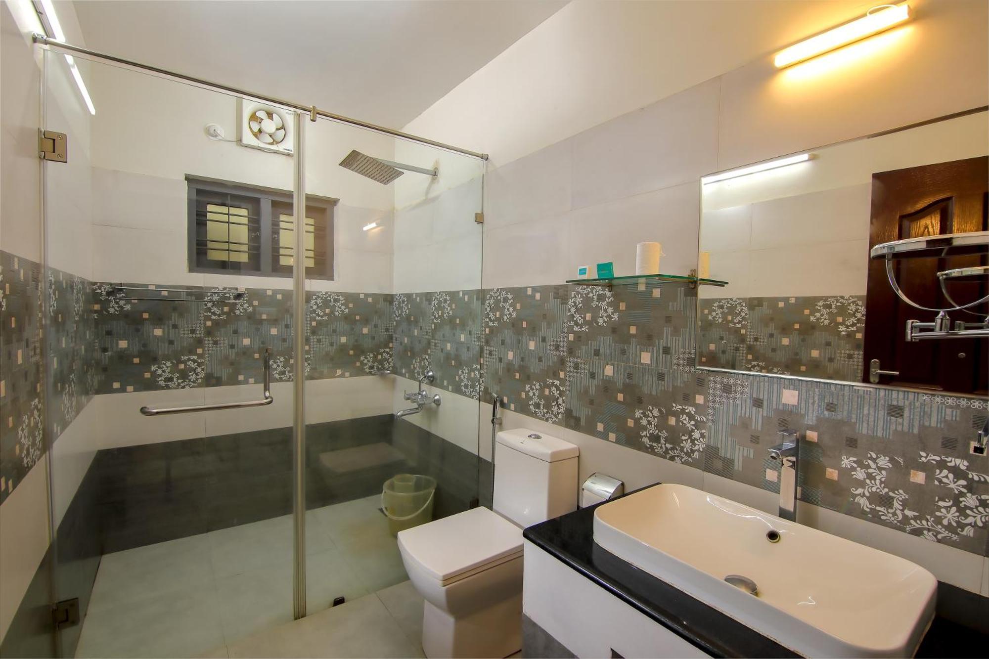 Krishnatheeram Ayur Holy Beach Resorts Varkala Exterior photo